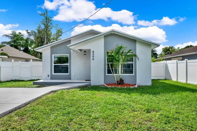 9304 N ELMER ST photo