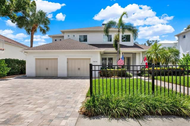 3414 W TAMBAY AVE photo
