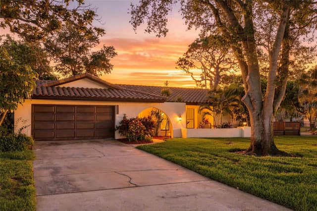 7220 SUNSHINE DR S photo