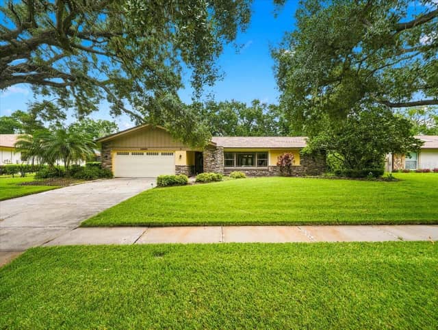 13903 MIDDLE PARK DR photo