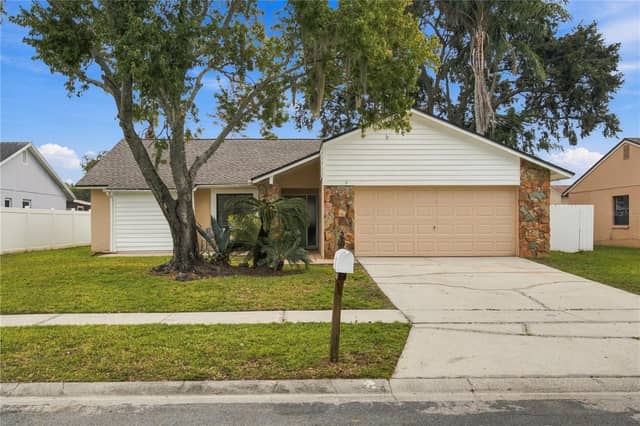 16115 PEBBLEBROOK DR photo