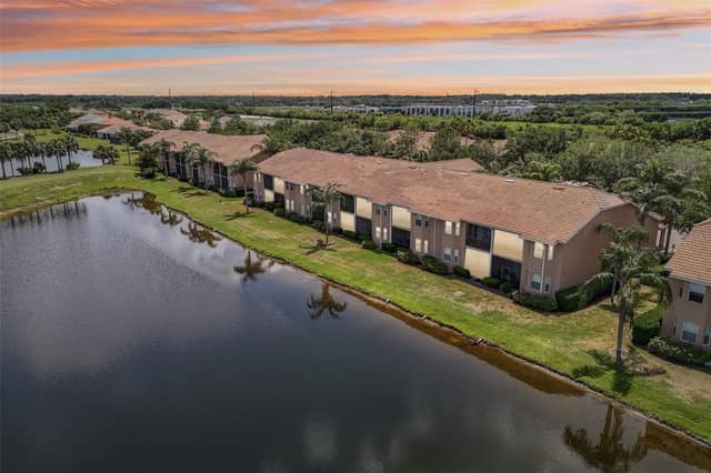1003 FAIRWAYCOVE LN #201 photo