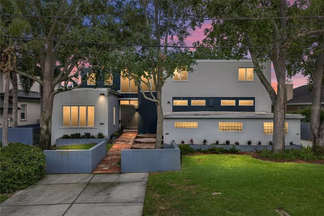 838 MONTEREY BLVD NE photo