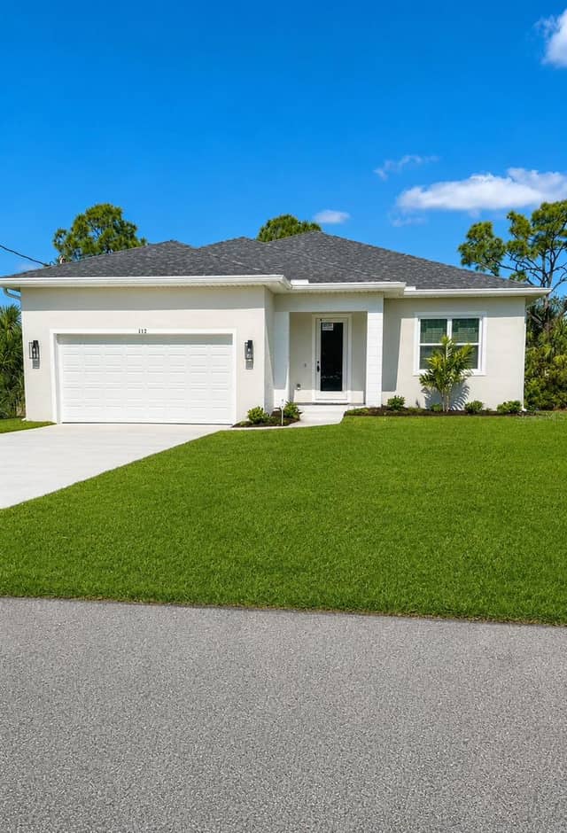122 NAOMI PL photo