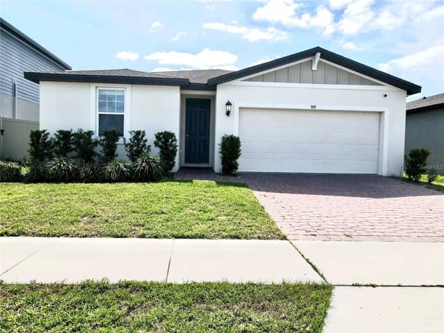 909 CAMBRIDGE DR photo