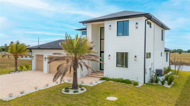 7 SUNFLOWER DR photo