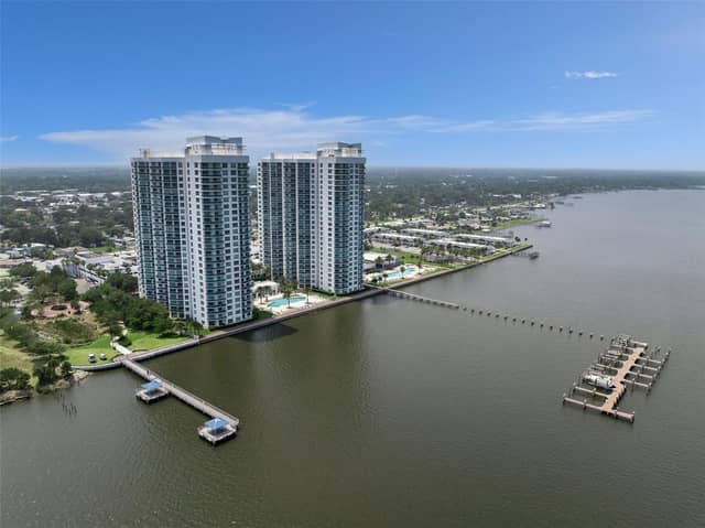 231 RIVERSIDE DR #702-1 photo