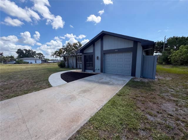 3260 PINETREE ST photo