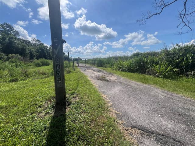 8755 WAUCHULA RD photo
