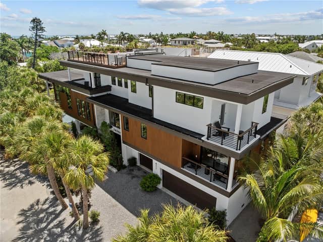 411 PALM AVE photo