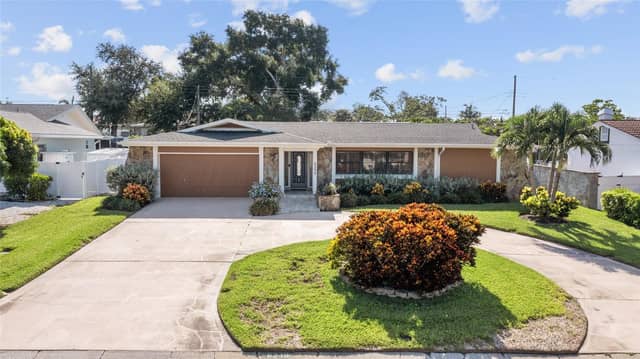 6249 HILLSIDE AVE photo
