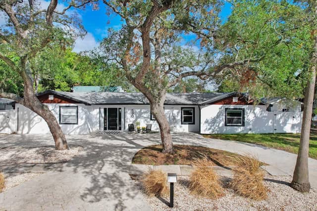 530 LOCKLIE ST photo