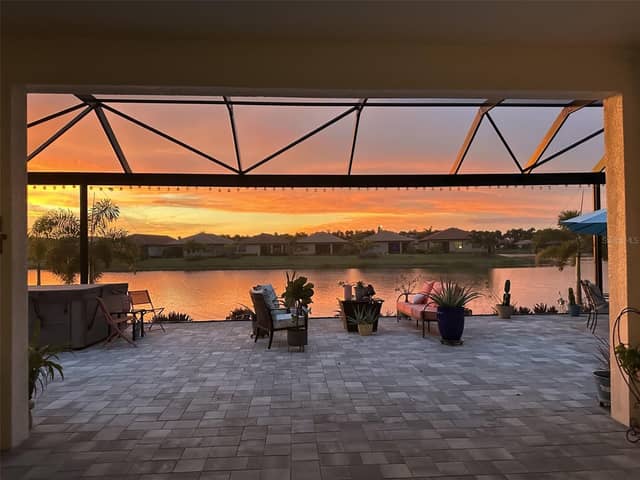 292 VILLORESI BLVD photo