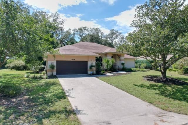 4 BALSAM CT W photo
