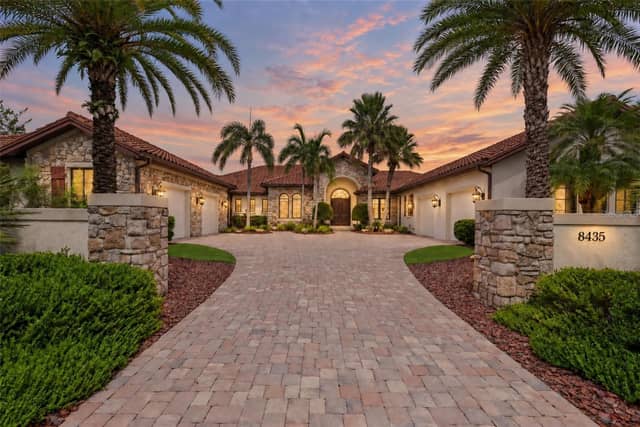 8435 LINDRICK LN photo