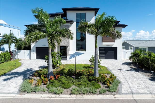 7973 CAUSEWAY BLVD N photo