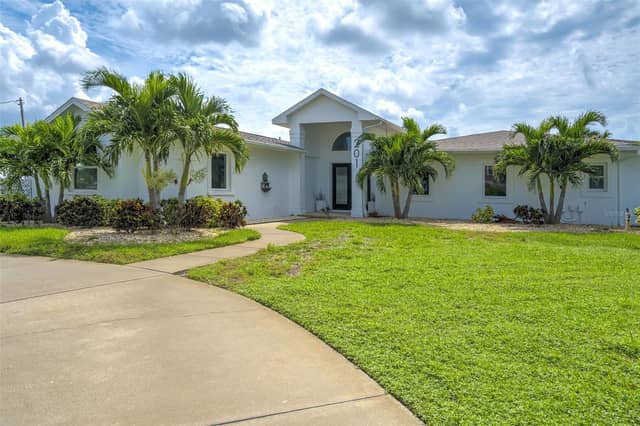 201 DRIFTWOOD LN photo