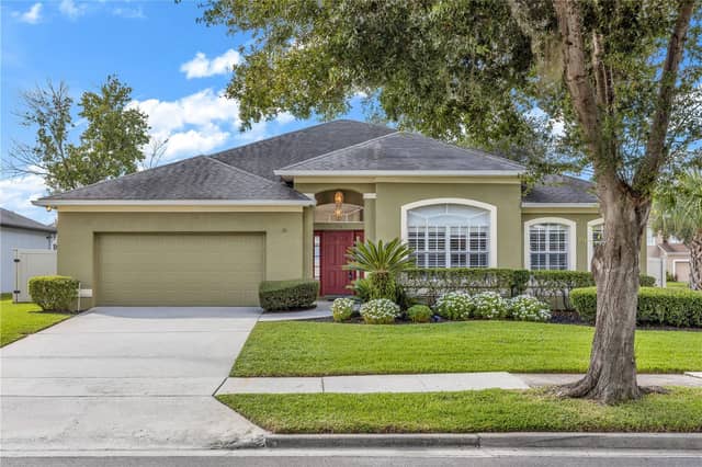 330 LAKE AMBERLEIGH DR photo