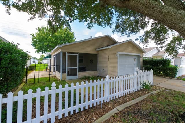 9291 SE 173RD SURREY LN photo