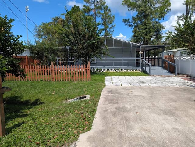 24304 MAXWELL ST photo