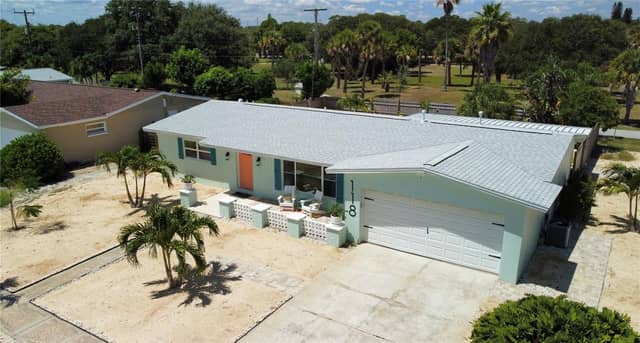 118 BAY DR N photo