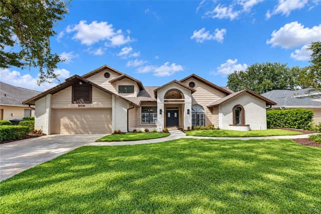 806 SANDRINGHAM LN photo
