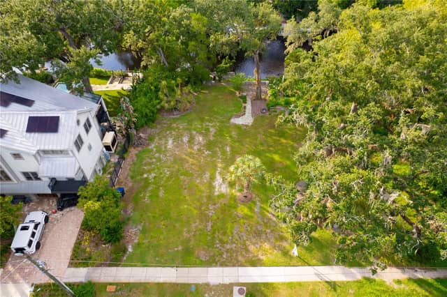1214 E PARK CIR photo