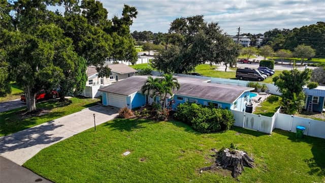 8465 RIDGEWOOD CIR photo