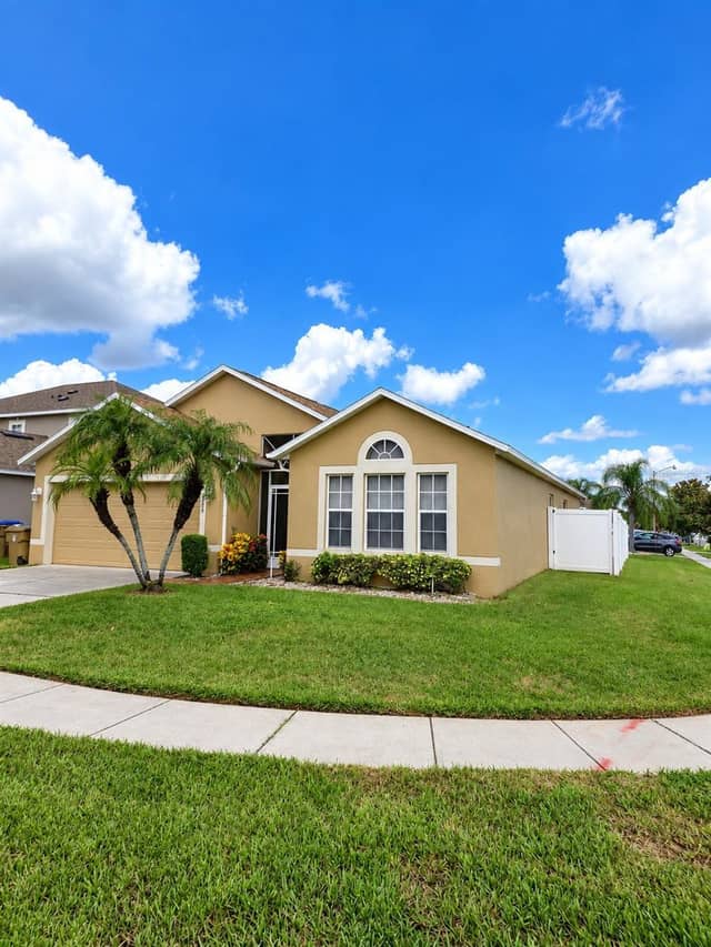 2580 HUNLEY LOOP photo