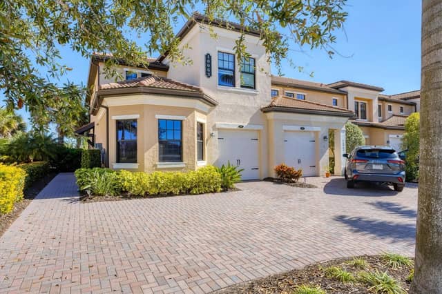 10063 CROOKED CREEK DR #101 photo
