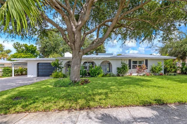 324 BEACH RD photo