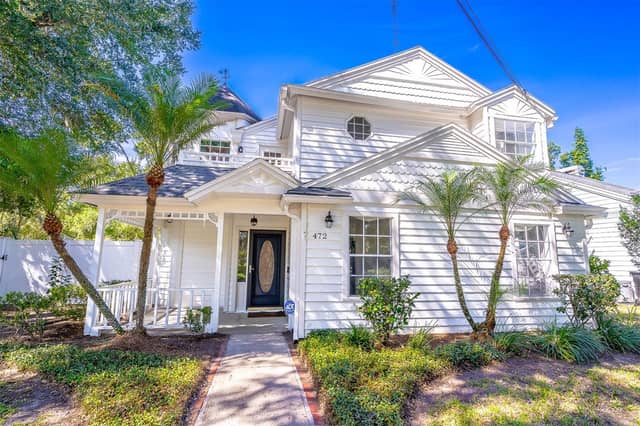 472 MAYFAIR CIR photo